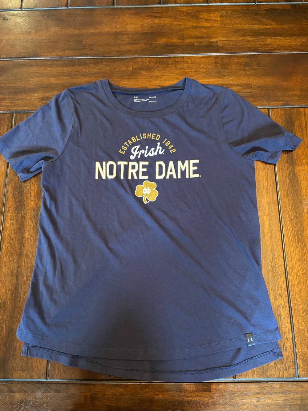 Under Armour Navy Notre Dame Graphic Tee with Sparkling Gold Accents Irish Large